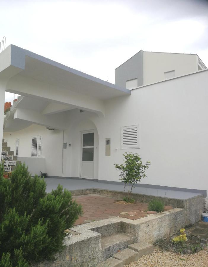 Apartments Tonka 巴什卡沃达 外观 照片
